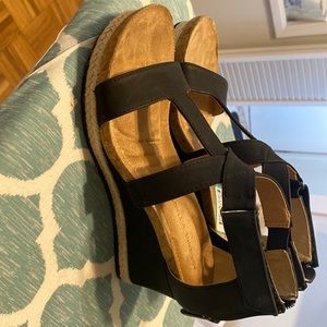 Size 6 wedge sandals